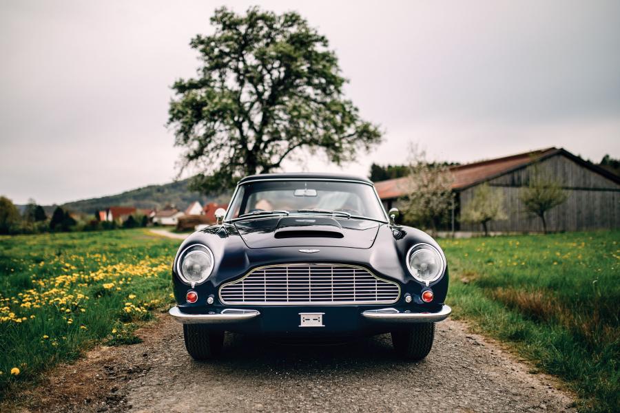  Aston Martin Volante 1965 года  (фото 23 из 35)